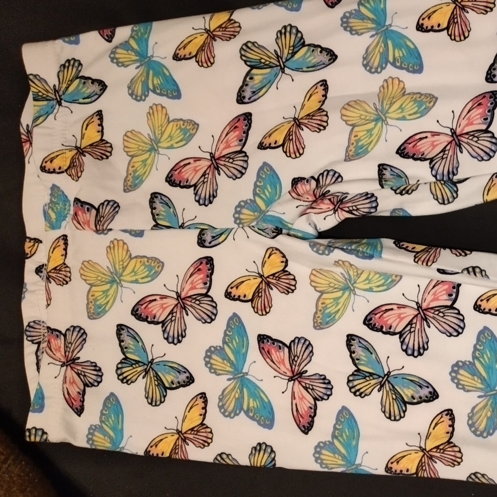 Really cute new Butterfly leggings